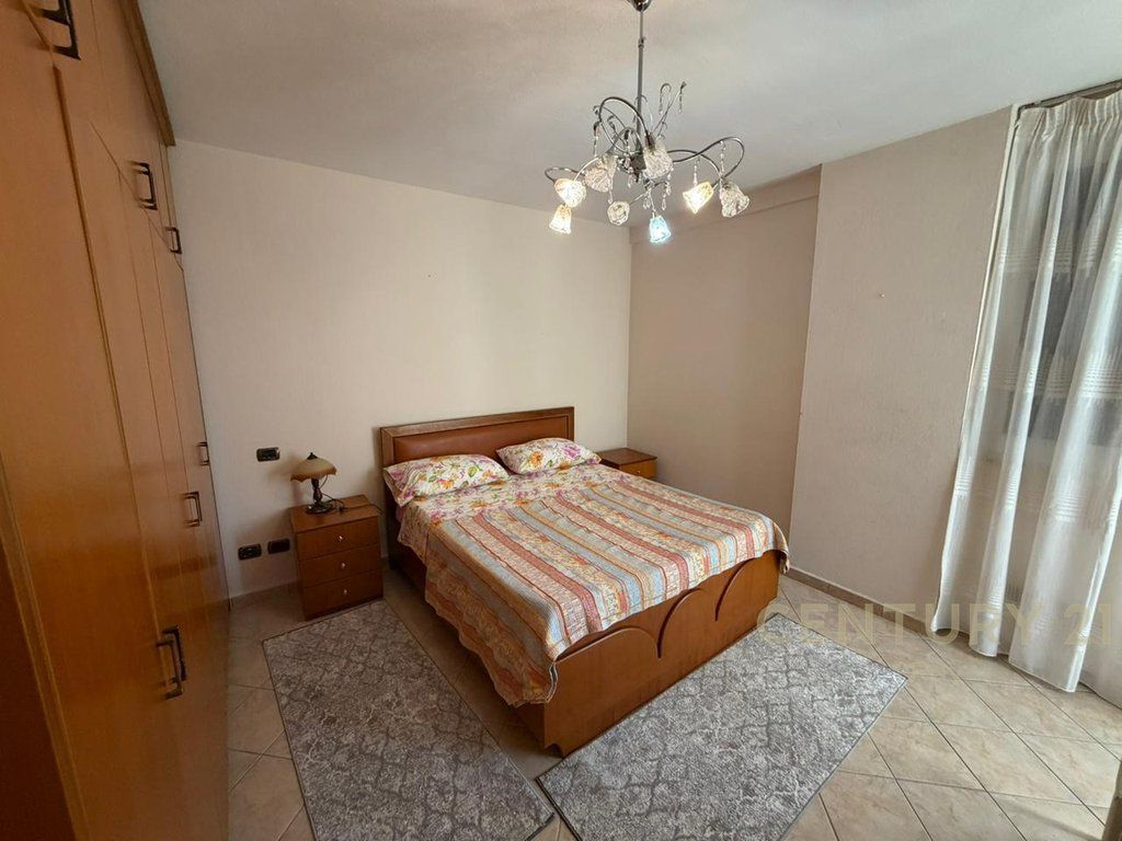 JEPET APARTAMENT 3+1+2 ME QERA NE VOLLGA , DURRES !