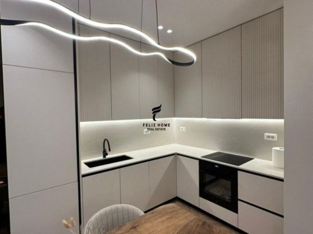 SHITET APARTAMENT 2+1+2 RRUGA E KAVAJES 410.000 EURO FH-68150