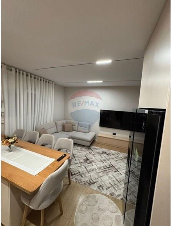 Apartment - For Rent - Rruga e Dibrës, Tirana