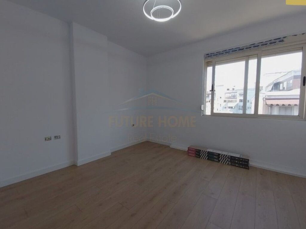 Shitet, Apartament 2+1+2, Pasticeri Melisa, Fresk.