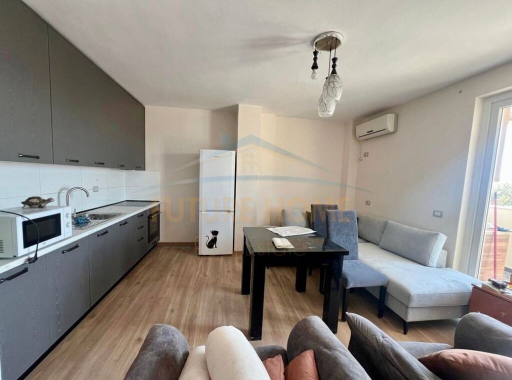 Qera,Apartament 1+1, Fresk