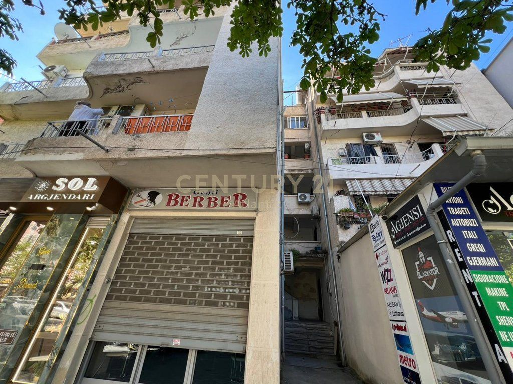 SHITET APARTAMENT 2+1+2 TUALETE PRANE QENDRRES TEK MUZEUMI DURRES !