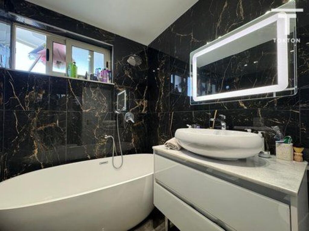 SHITET, APARTAMENT 2+1+2, ISH STADIUMI DINAMO, TIRANË