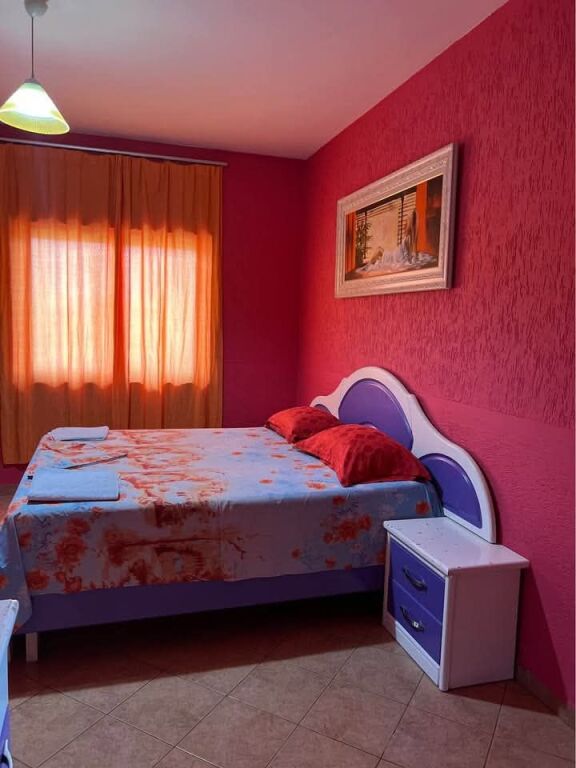 SHITET / JEPET ME QIRA MOTELI - VAQARR, TIRANE