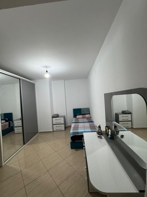 VENDESI APPARTAMENTO 3+1+2 – ASTIR (ALL'INCROCIO ROTONDA, VICINO AL BAR HARRLI, DI FRONTE A GENIUS)