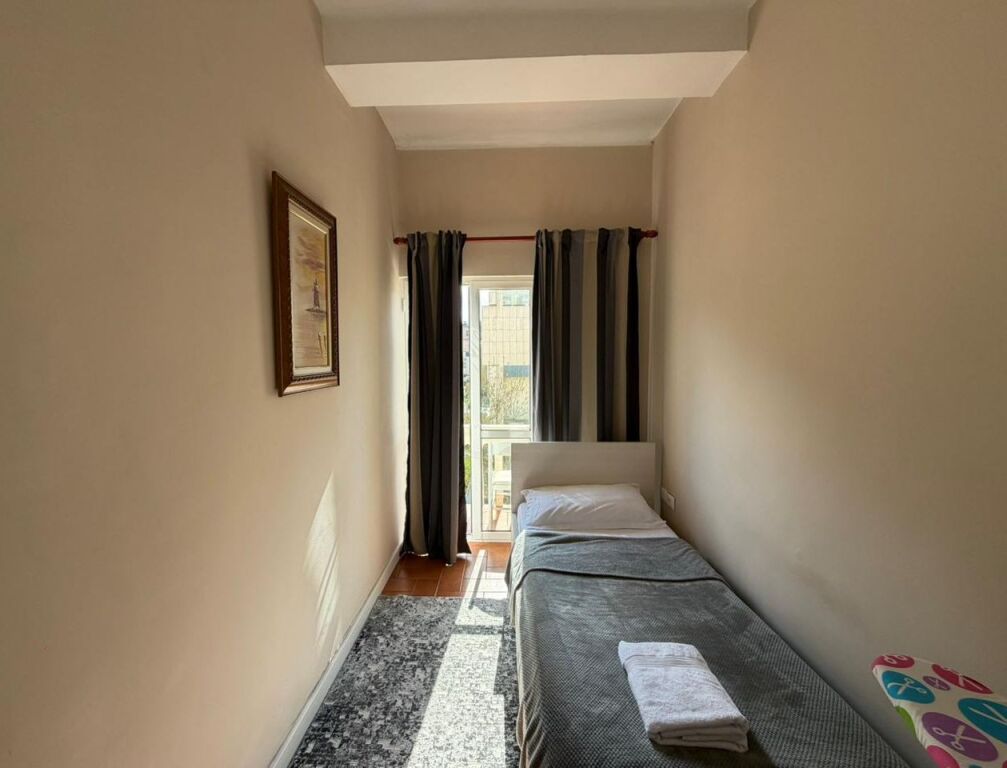 Appartamento 2+1 in affitto vicino all'Hotel Colosseo in Via Durazzo.