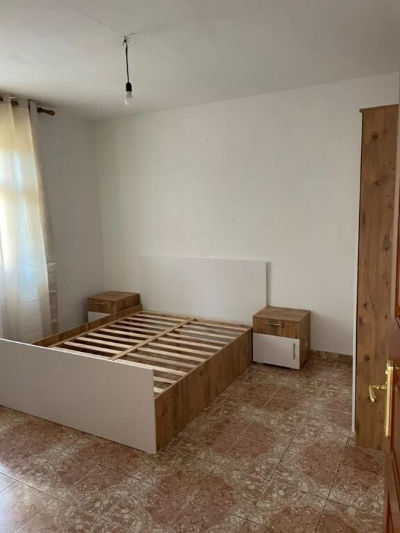 APARTAMENT 1+1. 350 EURO.SPITALI AMERIKAN 3.