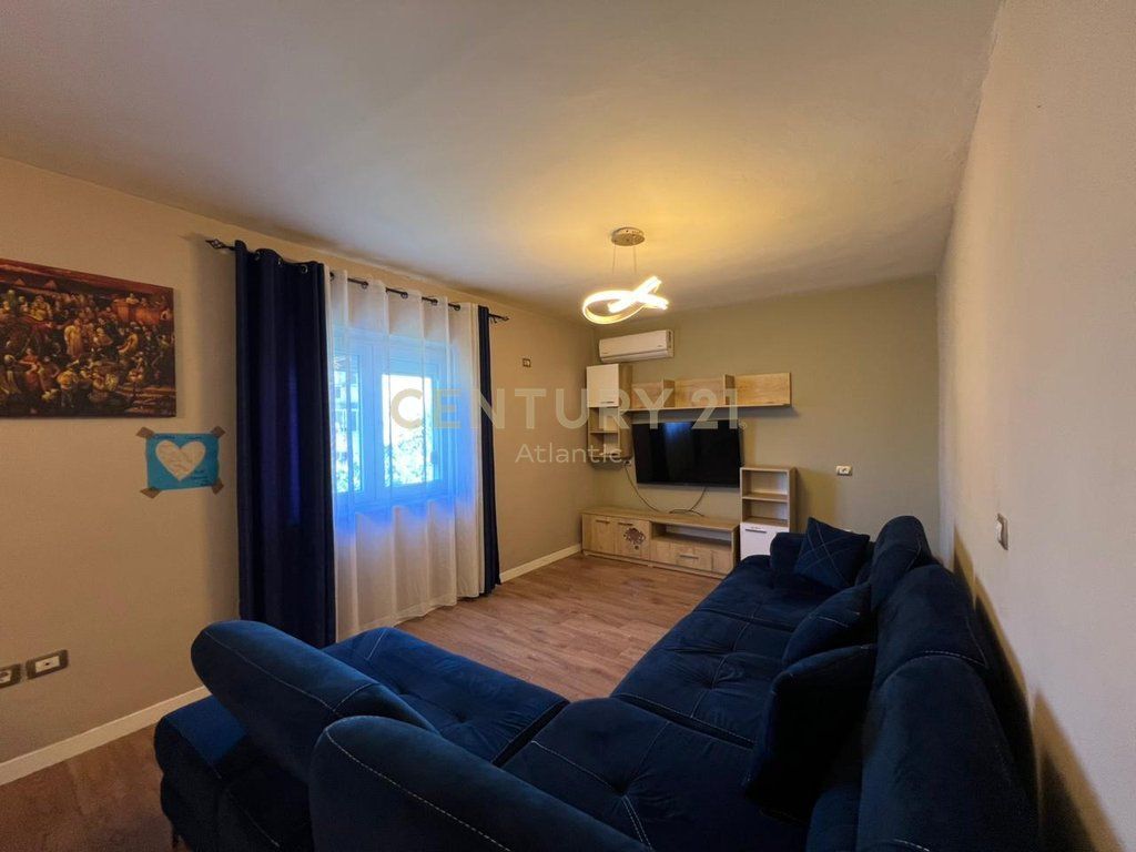 SHITET APARTAMENT 2+1+2 TUALETE PRANE QENDRRES TEK MUZEUMI DURRES !