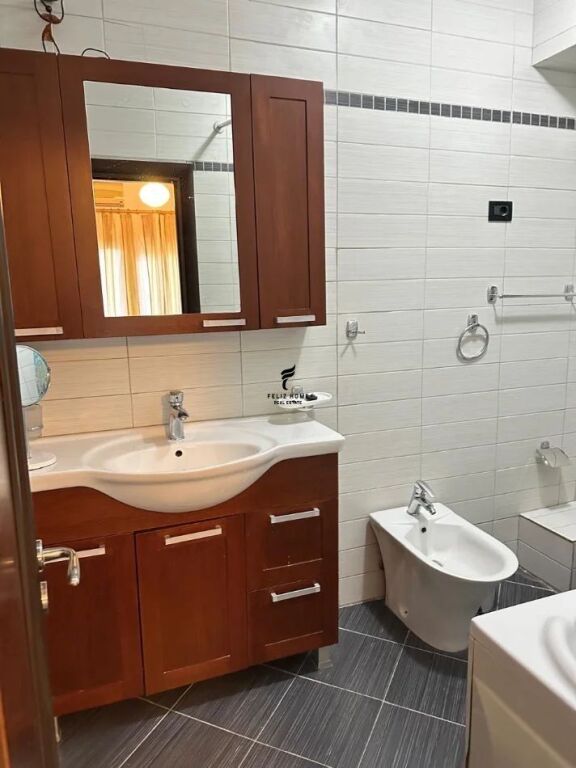 APARTAMENT ME QERA 2+1 RRUGA E ELBASANIT 90.000 LEKE FH-68181