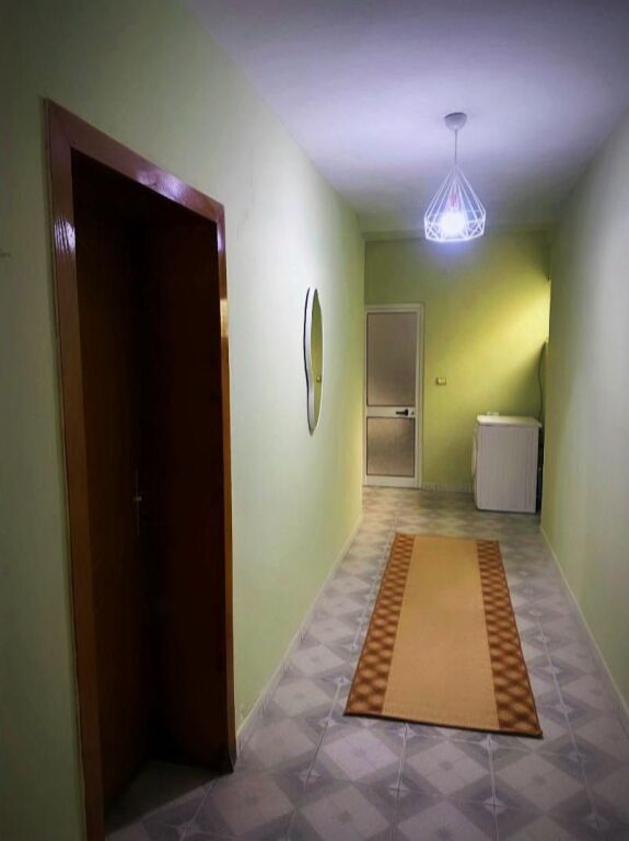 🏡 Apartament 2+1 me qira – pranë Librit Universitar (te Mirësi)💰 60,000 lekë/muaj