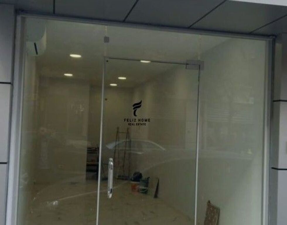 SHOP FOR RENT 65 M2 BLLOK 350,000 LEKE FH-68173