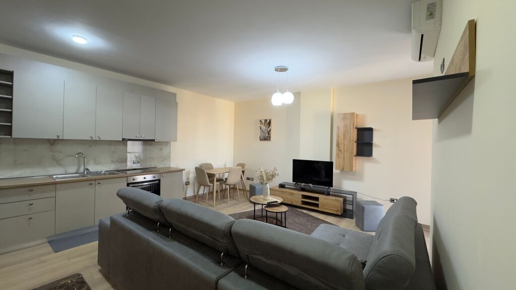 Apartment 1+1 for rent at Globe 650 thousand lek per month