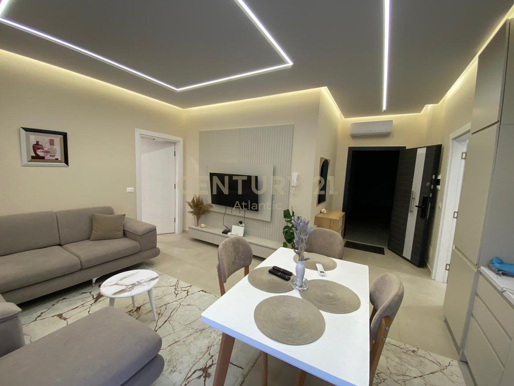 Apartament për Shitje – Vija e Parë me Detin, Pamje Anësore – Mali Robit,