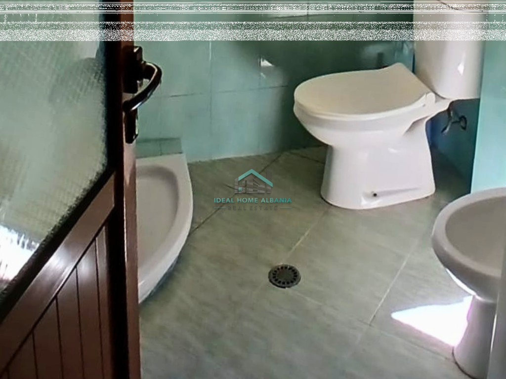 APARTAMENT 2+1 ME QERA – RRUGA E CIPAJVE, VLORË