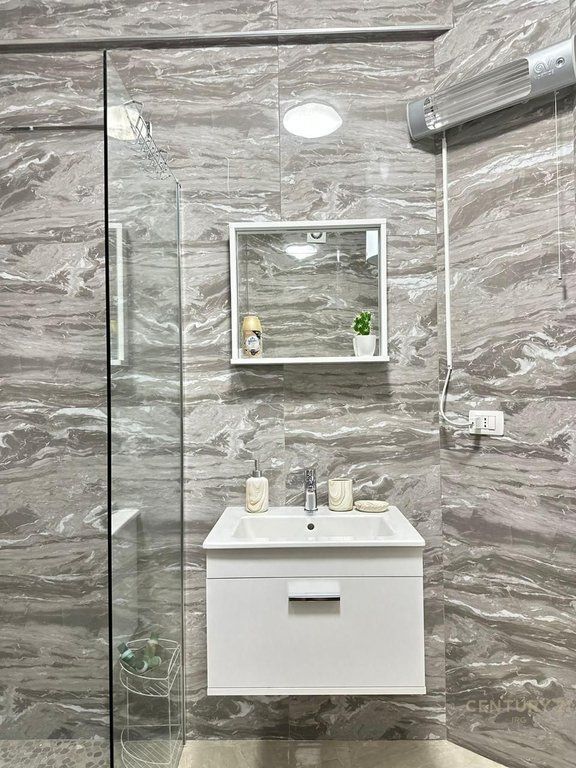 Center, Apartment 1+1+Separate Kitchen!