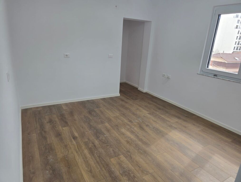 🏠 IN VENDITA: Appartamento 1+1 (📍Pazari i Ri / Shkolla e Kuqe) 🔥 40m² || 4° Piano️⃣ Ottima opportunità di investimento || Appena ristrutturato ✨️ 122.000€ 💶💶