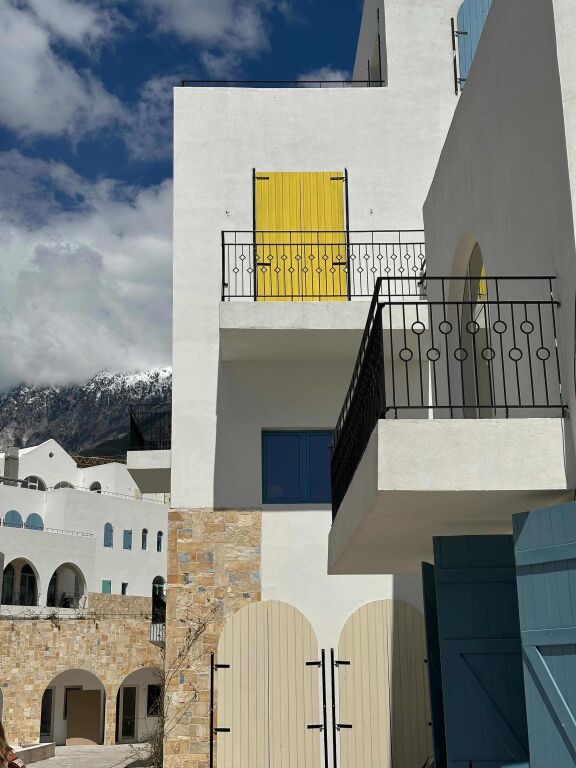 🏡 Shitet apartament 2+1 te Santorini Residence, Dhermi