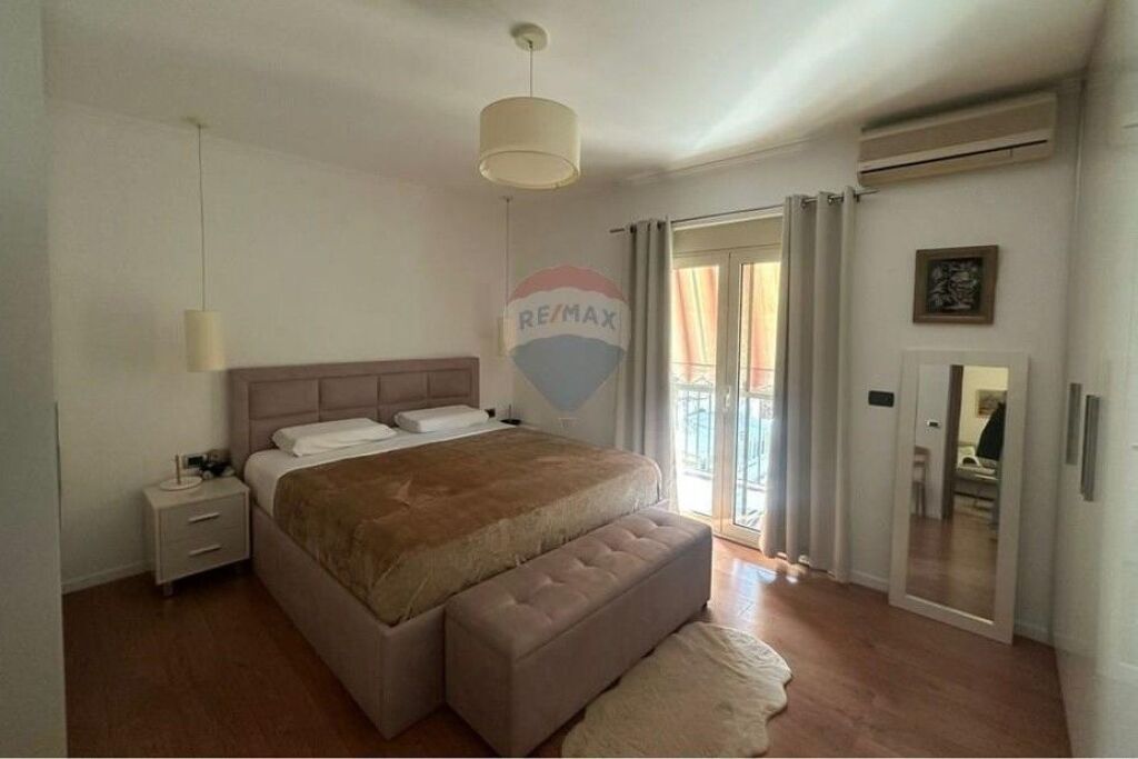 Apartament 3+1+2+parkim per qira në Bllok ID: 530261060-2016