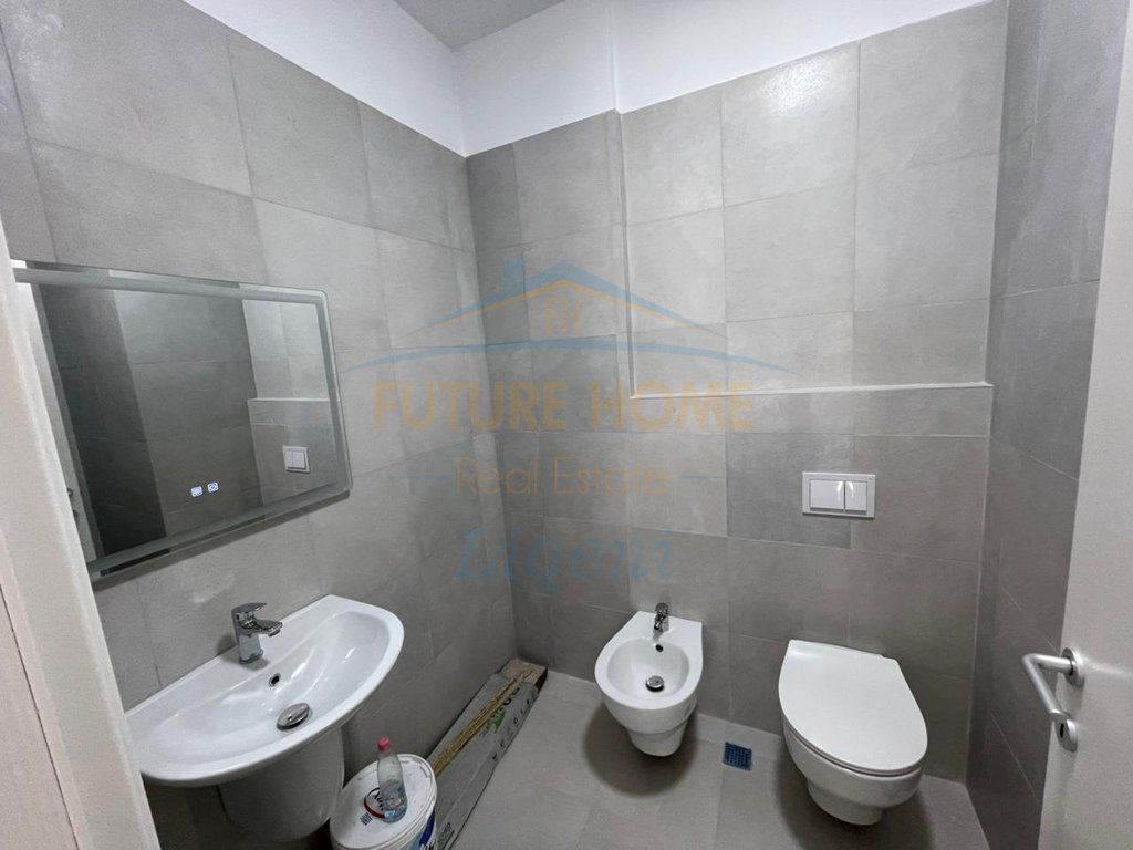 Qera, Apartament 2+1+Post Parkimi, Liqeni i Thate, Tirane.
