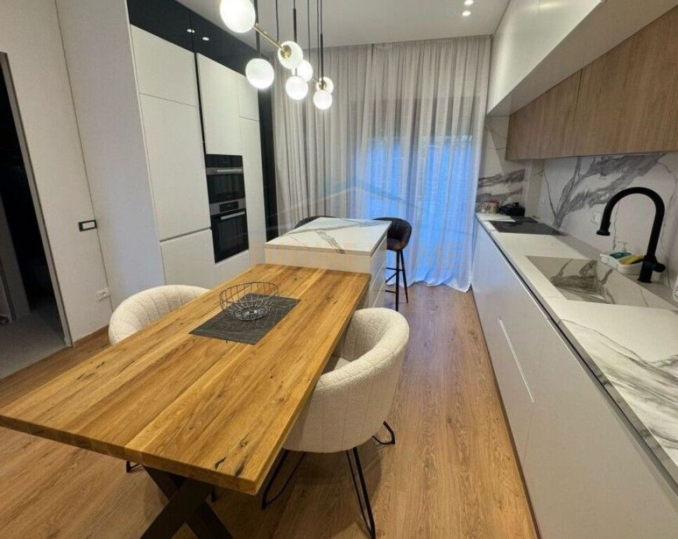 Rent, 3-Storey Villa, TEG, Tirana.