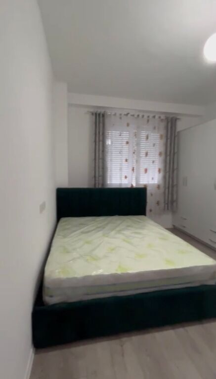 Jepet me Qira Apartament 2+1+2 tualete Kamez
