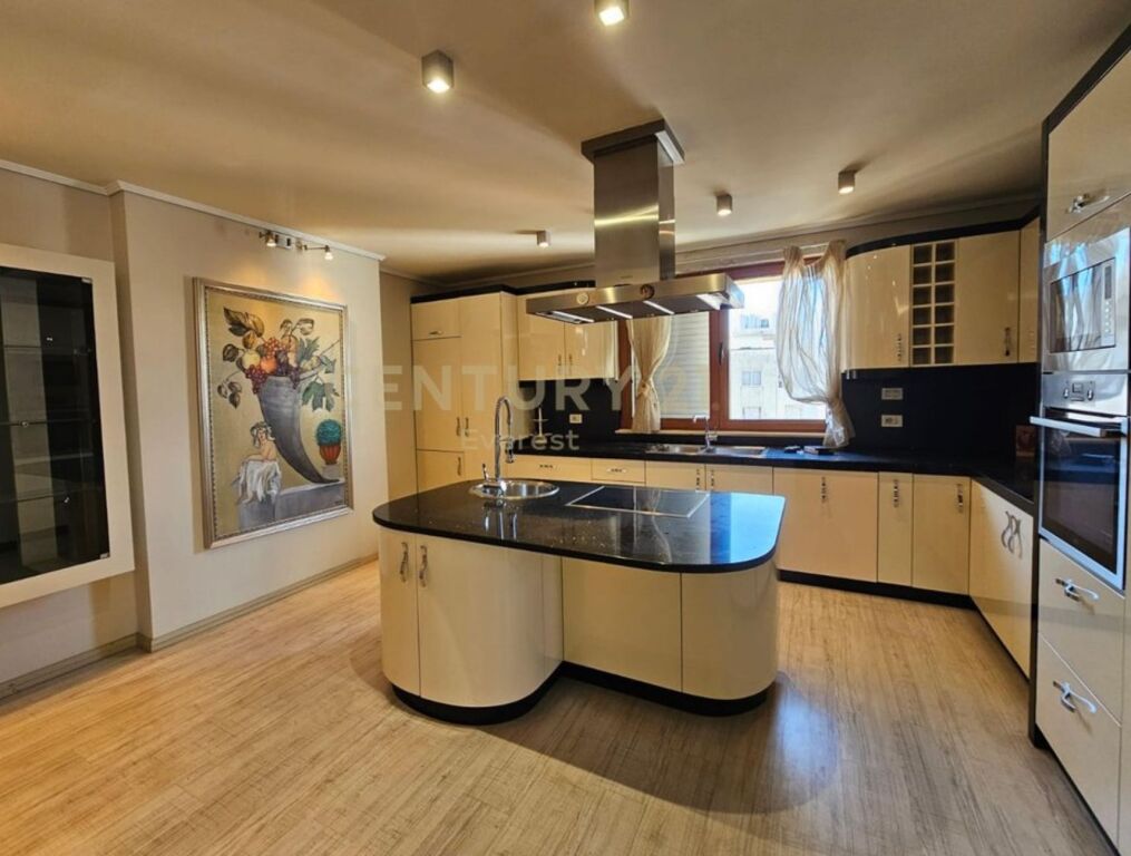 VENDIAMO APPARTAMENTO 3+1+2+DEPOSITO