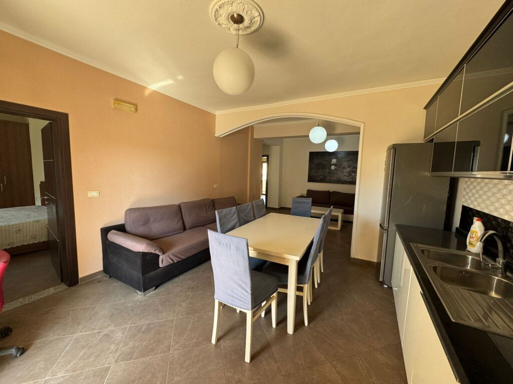 Shitet apartament 3+1+2 në qendër të Lezhës – Lokacion perfekt!