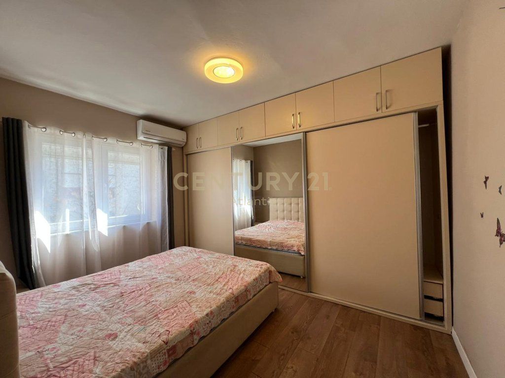 SHITET APARTAMENT 2+1+2 TUALETE PRANE QENDRRES TEK MUZEUMI DURRES !