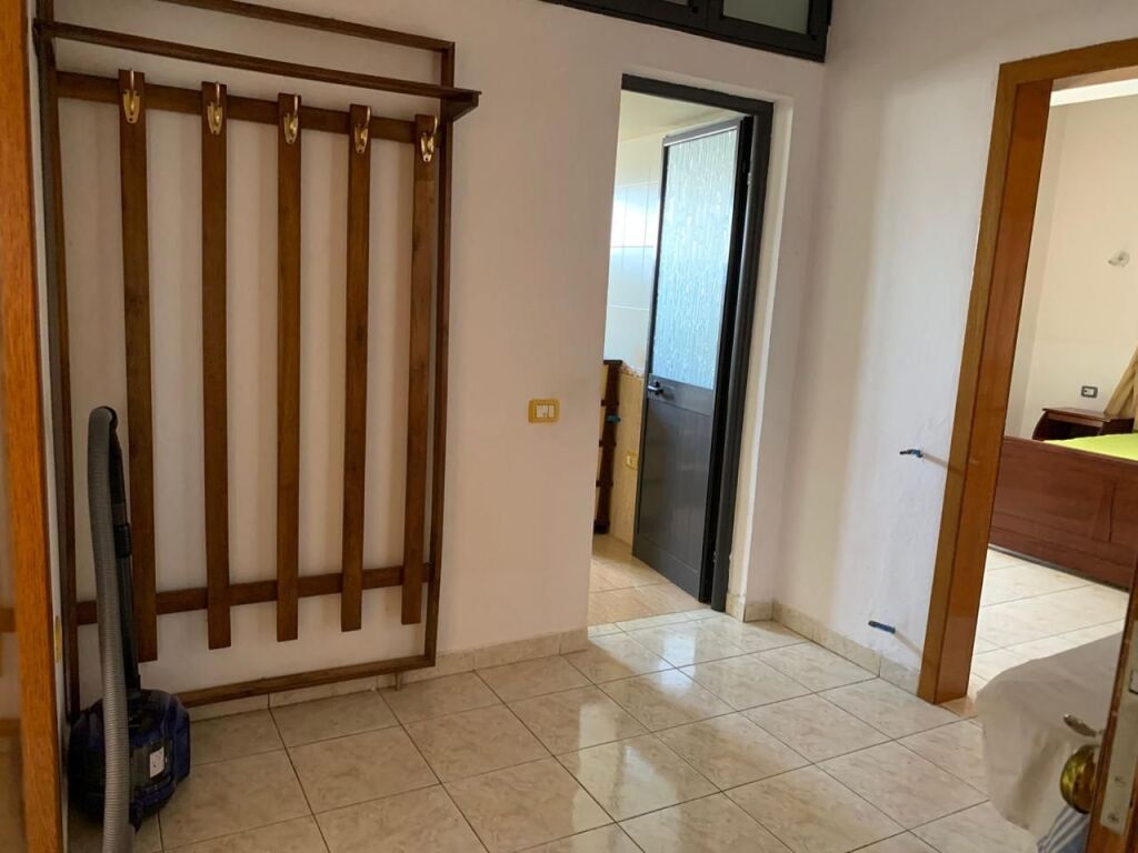 Jepet me qera apartament 2+1+1, Rruga Filip Shiroka 200 m larg shkolles “MREKULLIA”, Porcelan
