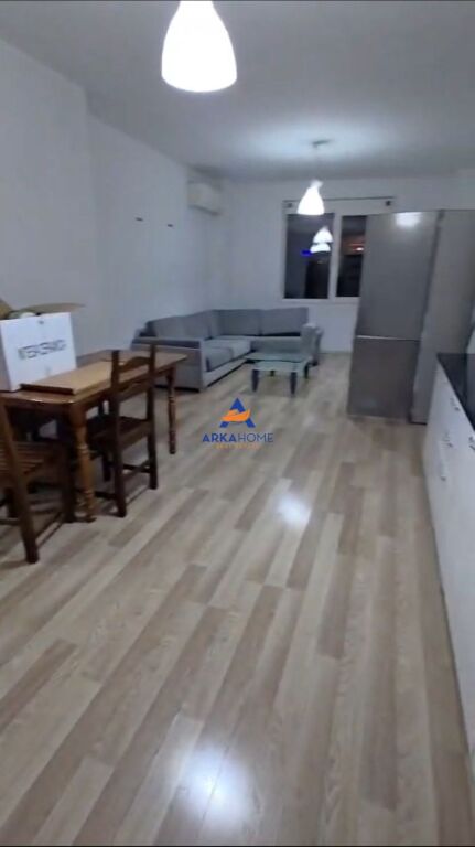 AFFITTASI APPARTAMENTO 2+1+BALCONE "CENTRO, VICINO AL TOPTANI CENTER" 80.000 LEKE