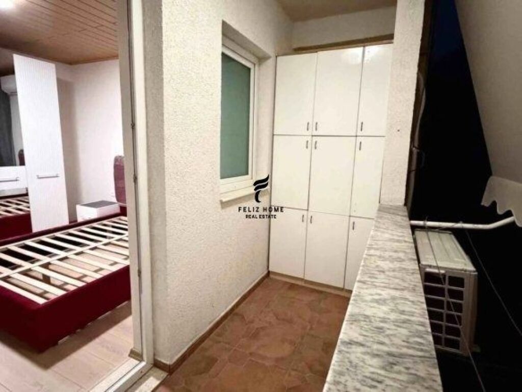 APARTAMENT ME QERA 1+1 RRUGA E KAVAJES 55.000 LEKE FH-68084
