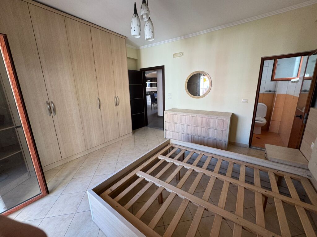 Shitet apartament 3+1+2 në qendër të Lezhës – Lokacion perfekt!