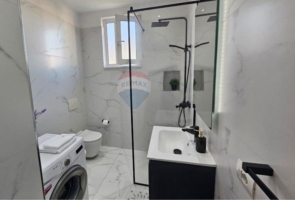 Luxury apartment for rent at 21 Dhjetori ID: 530221066-271