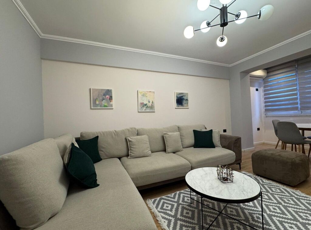 📣Jepet me qira apartament 2+1 te rruga Mine Peza!