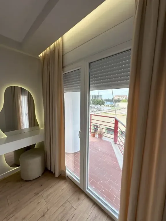 JEPET ME QIRA 2+1+2 TEK VIZION PLUS DON BOSKO 1000 EURO