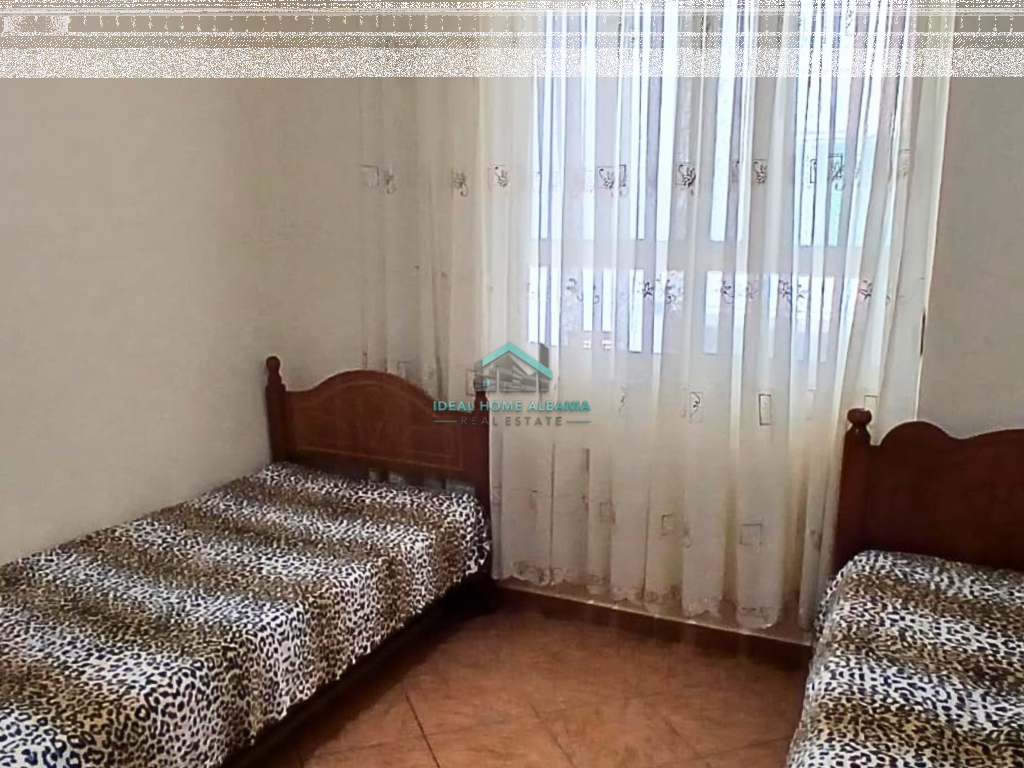 APARTAMENT 2+1 ME QERA – RRUGA E CIPAJVE, VLORË
