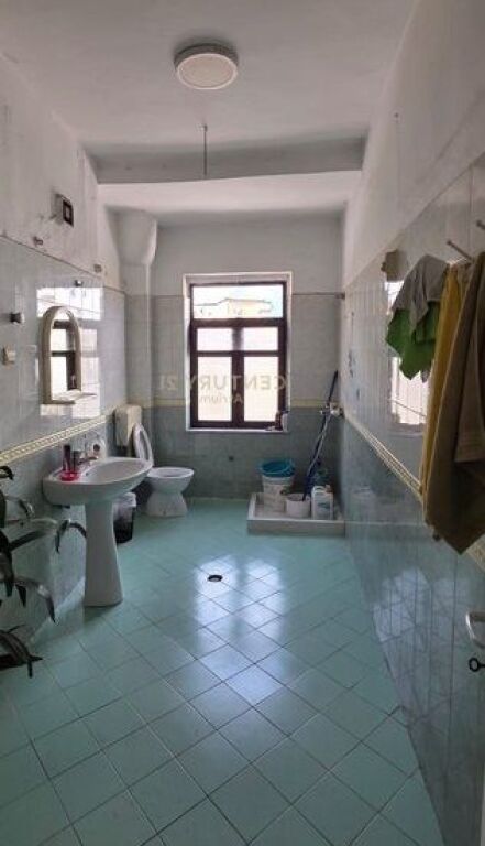 AMBIENTE PER UFFICI IN AFFITTO, VIA ELBASAN