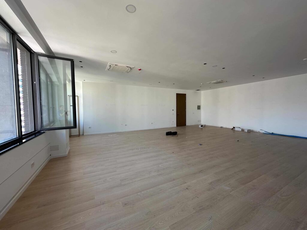 🏡 Jepet ambient per zyre me qira te Kompleksi Delijorgji