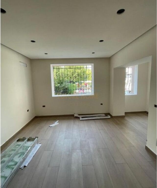 In vendita, Appartamento 2+1, Oxhaku, Tirane