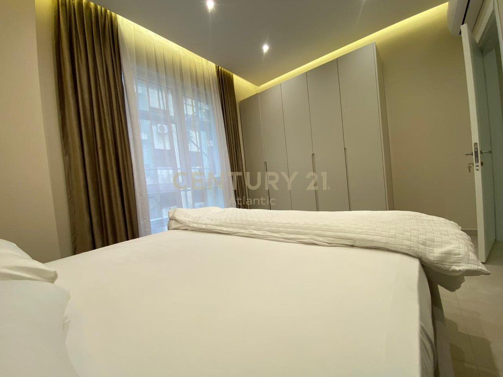 Apartament për Shitje – Vija e Parë me Detin, Pamje Anësore – Mali Robit,