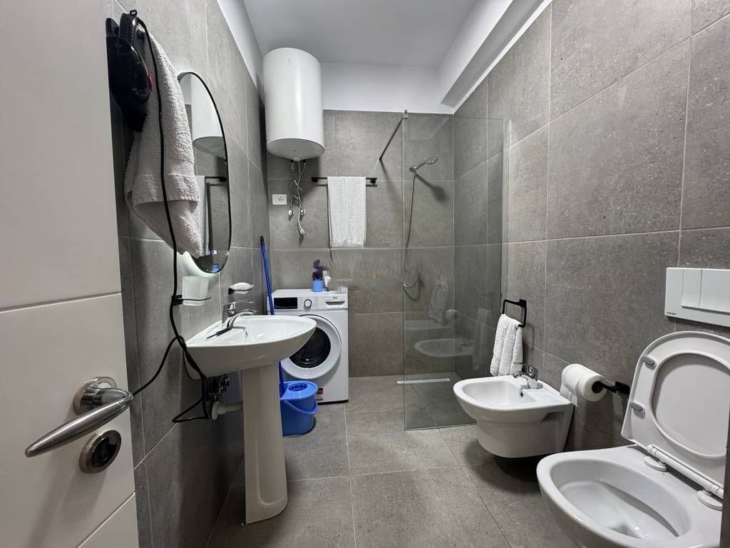 AFFITTASI 1+1 + PARCHEGGIO A URBAN GATE !