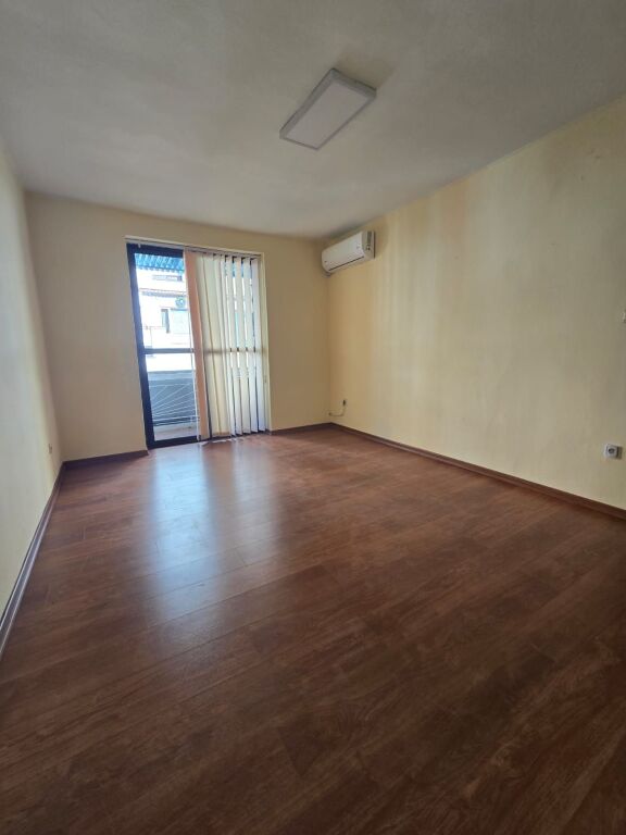 Jepet me qera  Apartament Zyre ne Bllok