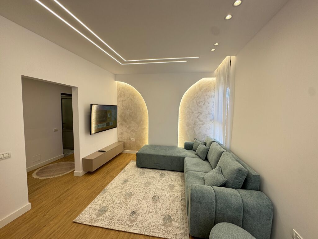 VENDESI APPARTAMENTO 1+1 ASTIR (vicino VILA L)