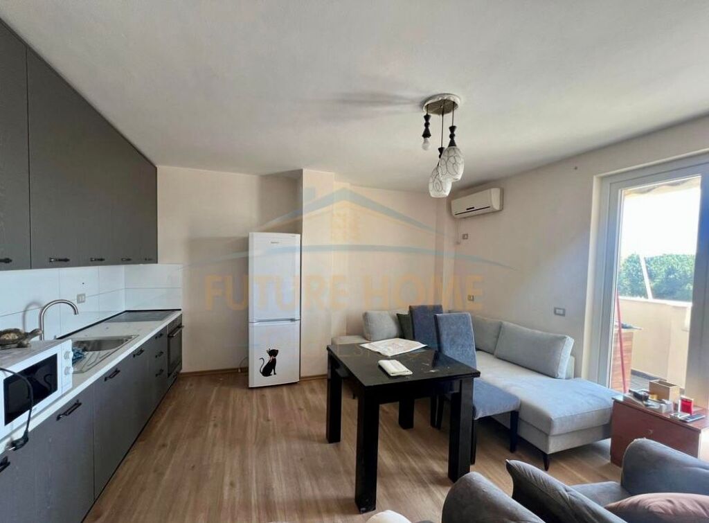 Qera,Apartament 1+1, Fresk