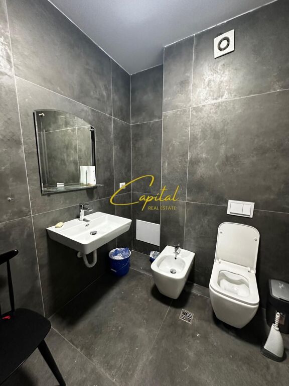 OFFICE FOR RENT 68 M2 GARDEN BUILDING RESIDENCE 60,000 LEKE