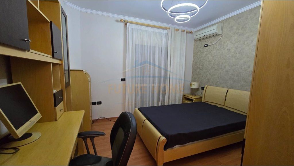 Shitet,Apartament 3+1+3 , Lagjia 29 Nentori, Fier.