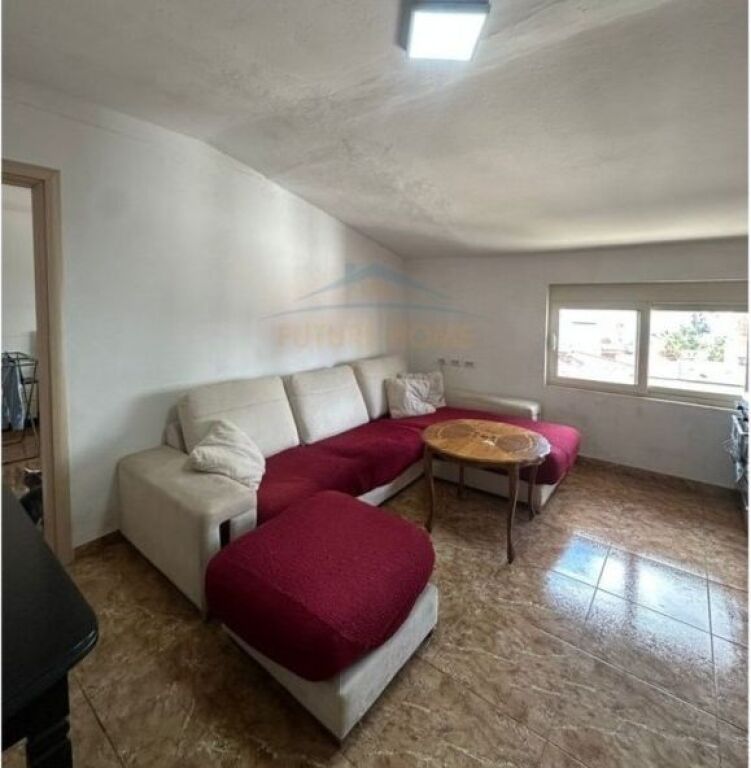 Shitet , Apartament 2+1 , Bulevardi Zogu I , Tirane