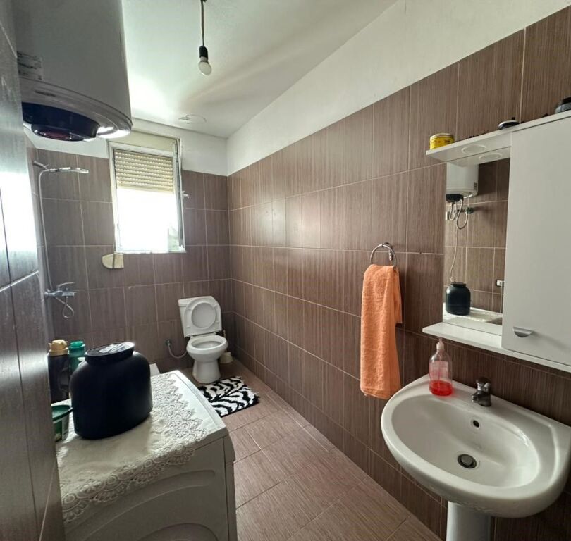 Shitet Apartament 2+1, Kthesa Kamzes 116 Milion Lek