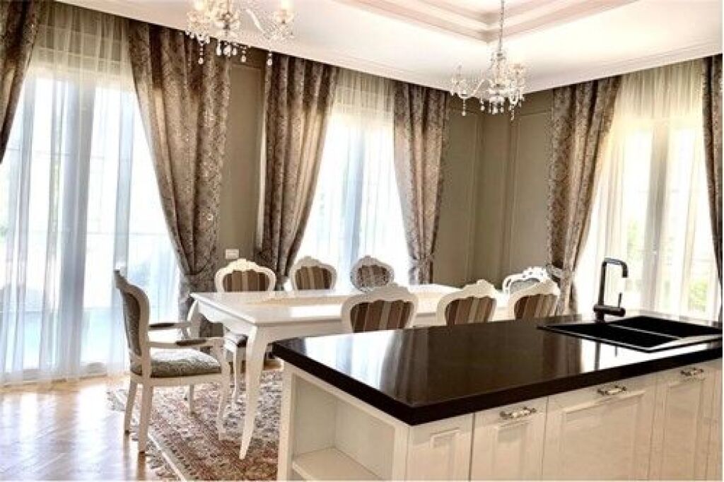 Jepet vile me qira tek Liqeni i Thate