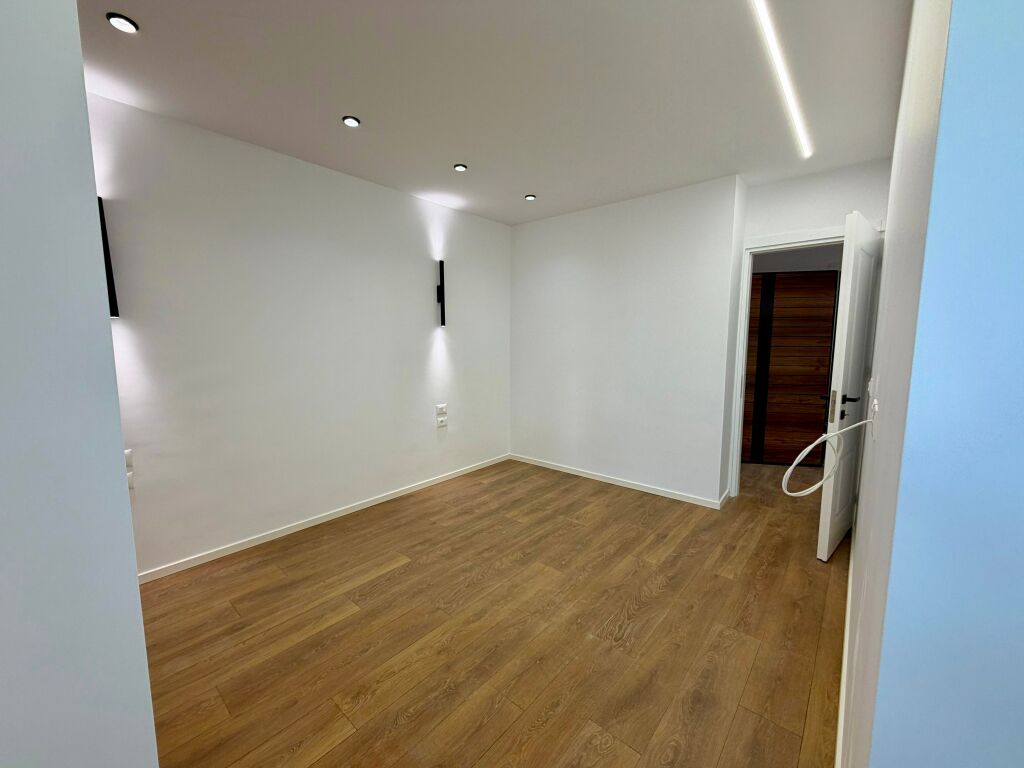 📣 VENDESI Appartamento 1+1 📍 Vicino a 21-Dhjetorit ✨  